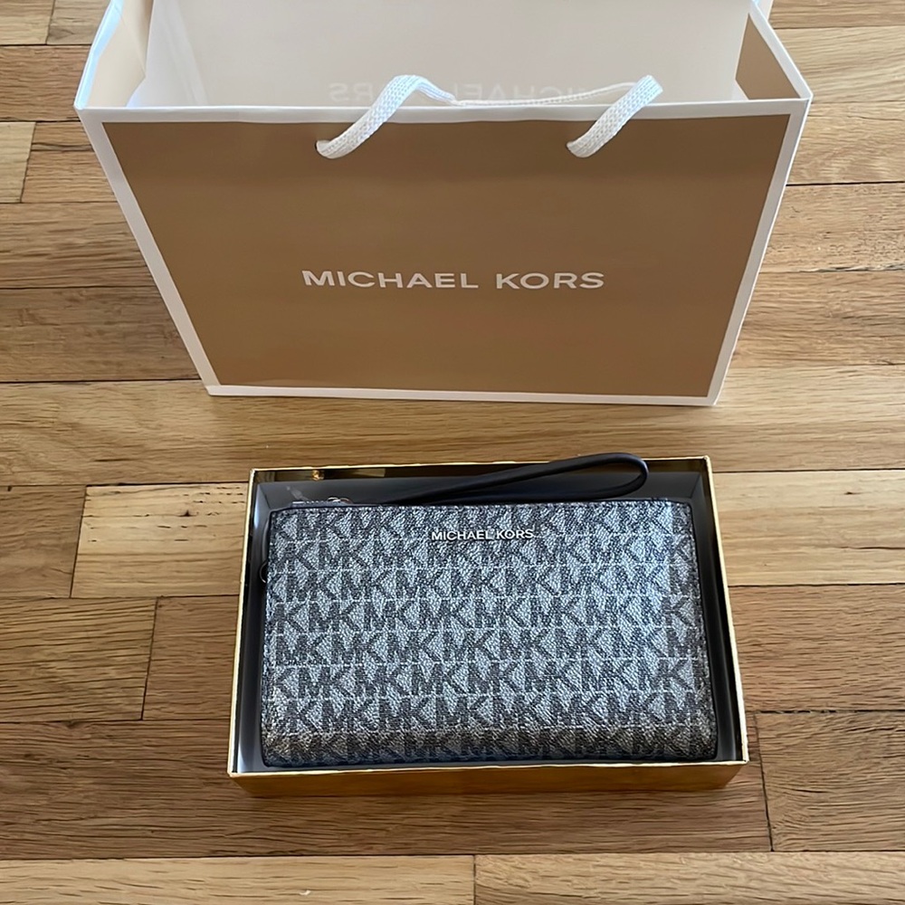 Michael Kors Wallet new